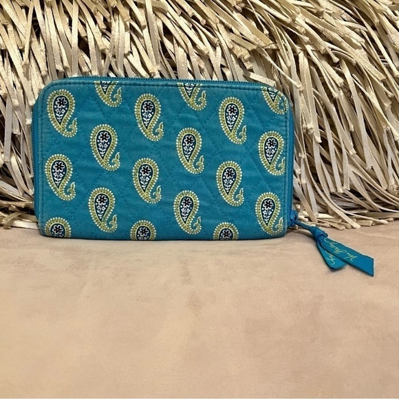 VERA BRADLEY Bermuda Blue Zip Around Wallet Long Green Paisley Retired Travel - Picture 1 of 11